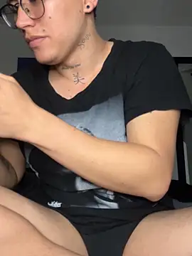 Kurtxxx22 online show from February 24, 2026, 9:48 pm