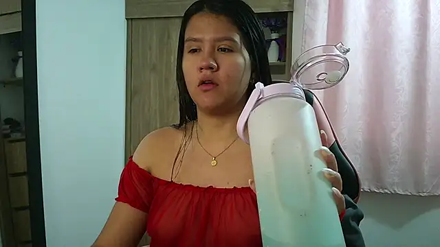 Oliviawatson1 online show from February 19, 2026, 1:41 pm