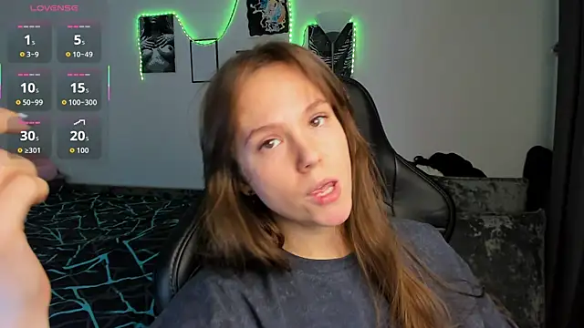 Snapshot of cute_little_ass chatting on October 3, 2025, 3:35 pm cute little ass online show from October 3, 2025, 3:35 pm