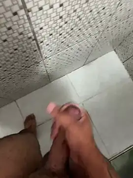 Snapshot of lrd11 chatting on April 7, 2026, 2:19 pm lrd11 online show from April 7, 2026, 2:19 pm