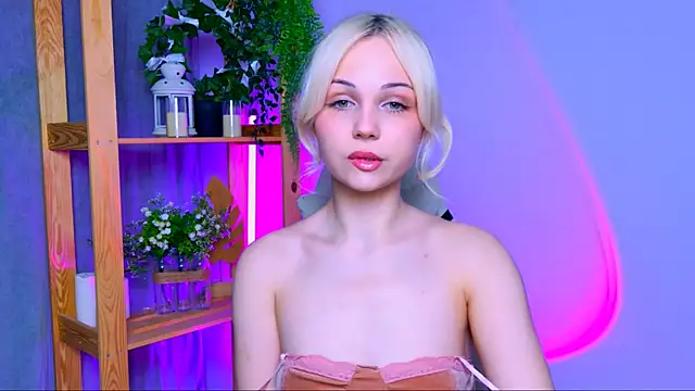 Snapshot of Charlotte_Colinss chatting on March 20, 2026, 4:24 am Charlotte Colinss online show from March 20, 2026, 4:24 am