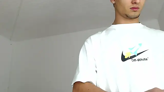 Alex mojica online show from December 23, 2025, 6:12 am