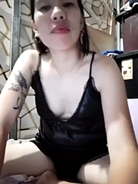 Deliciousgirl14 online show from July 27, 2026, 2:24 pm