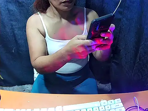 Snapshot of FlowerSexy chatting on April 17, 2026, 2:58 am FlowerSexy online show from April 17, 2026, 2:58 am