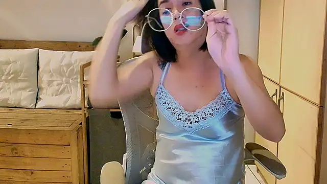 Snapshot of moriliciousxxx chatting on February 17, 2026, 10:29 pm moriliciousxxx online show from February 17, 2026, 10:29 pm