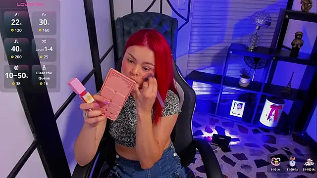 NahomiRichards  online show from October 3, 2025, 4:47 am