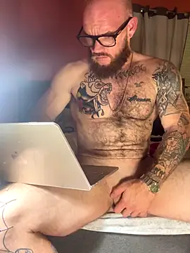Snapshot of bearcub300 chatting on September 25, 2025, 2:17 am bearcub300 online show from September 25, 2025, 2:17 am