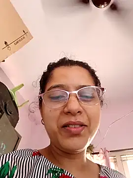 Snapshot of thanusi_2 chatting on October 17, 2025, 5:44 am thanusi 2 online show from October 17, 2025, 5:44 am