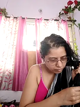 Snapshot of thanusi_2 chatting on October 21, 2025, 5:51 am thanusi 2 online show from October 21, 2025, 5:51 am