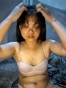 Snapshot of LinhNa999 chatting on April 13, 2026, 1:37 pm LinhNa999 online show from April 13, 2026, 1:37 pm