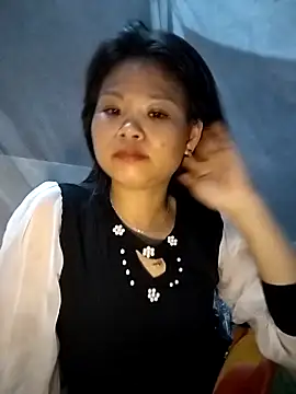 Snapshot of LinhNa999 chatting on February 16, 2026, 1:37 am LinhNa999 online show from February 16, 2026, 1:37 am