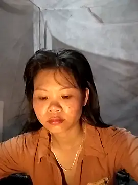 Snapshot of LinhNa999 chatting on March 31, 2026, 8:27 am LinhNa999 online show from March 31, 2026, 8:27 am