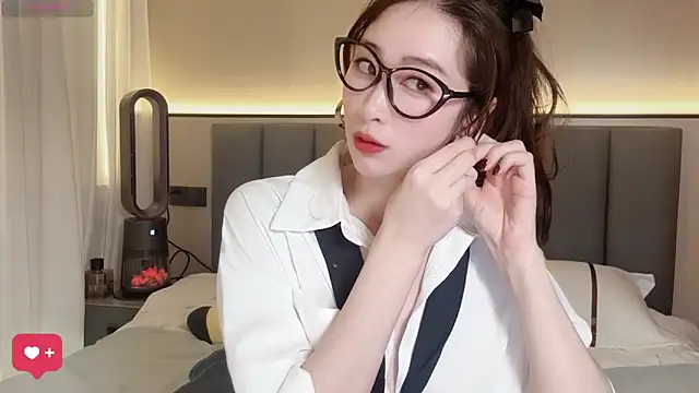 wuyueaini online show from January 7, 2026, 6:51 am