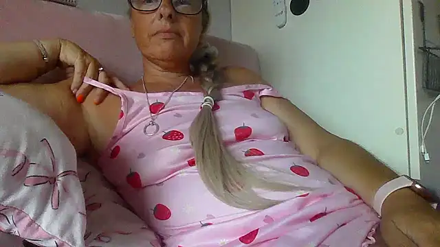 Anastasia-BlondeXX online show from July 18, 2026, 5:43 pm