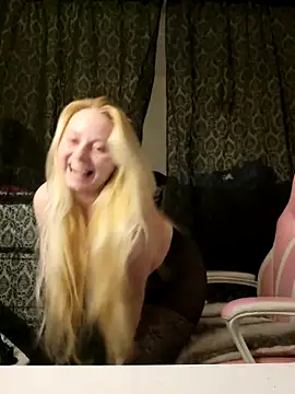 EmilyAngelUK online show from November 5, 2025, 12:36 am