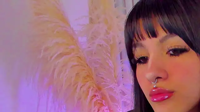 cuteezoe online show from October 27, 2025, 4:24 am