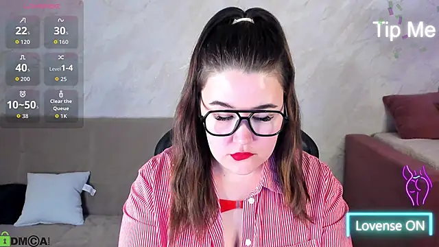 Snapshot of Tara_Torres chatting on September 18, 2025, 2:20 pm Tara Torres online show from September 18, 2025, 2:20 pm