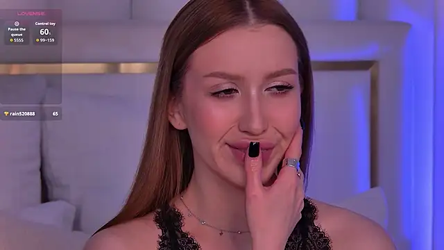 VelvetHell online show from November 10, 2025, 6:51 am