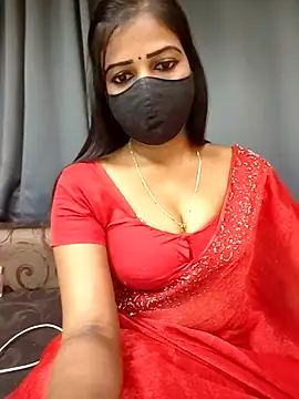 Misss-julli online show from October 31, 2025, 7:32 pm