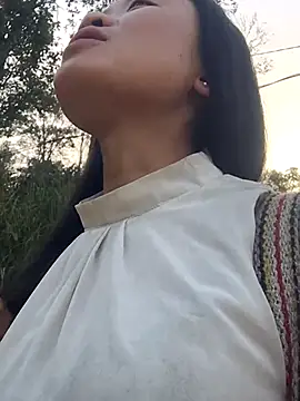 Snapshot of Ranna2 chatting on November 15, 2025, 9:57 am Ranna2 online show from November 15, 2025, 9:57 am