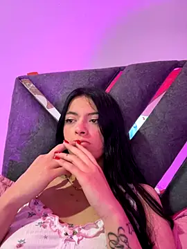 LiaCollings online show from December 2, 2025, 11:45 am