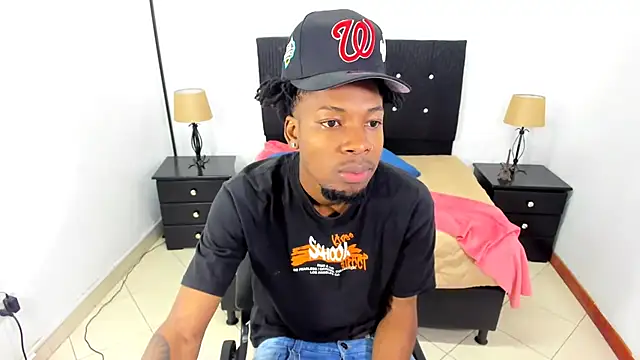 Snapshot of maikol_monstercock chatting on September 30, 2025, 3:56 am maikol monstercock online show from September 30, 2025, 3:56 am