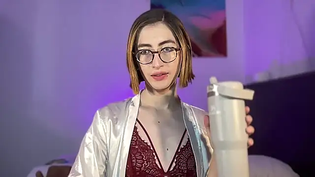 Snapshot of rousseblossom chatting on October 6, 2025, 12:12 am rousseblossom online show from October 6, 2025, 12:12 am