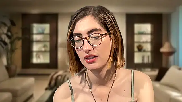 rousseblossom online show from November 7, 2025, 1:32 am