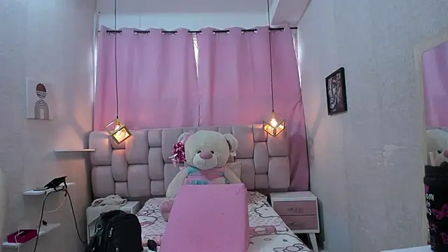 SweetMichel  online show from January 15, 2026, 1:14 pm