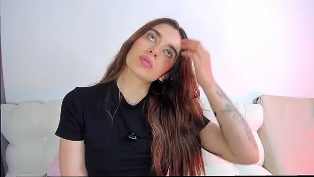 Snapshot of MissLana77 chatting on February 8, 2026, 1:03 am MissLana77 online show from February 8, 2026, 1:03 am