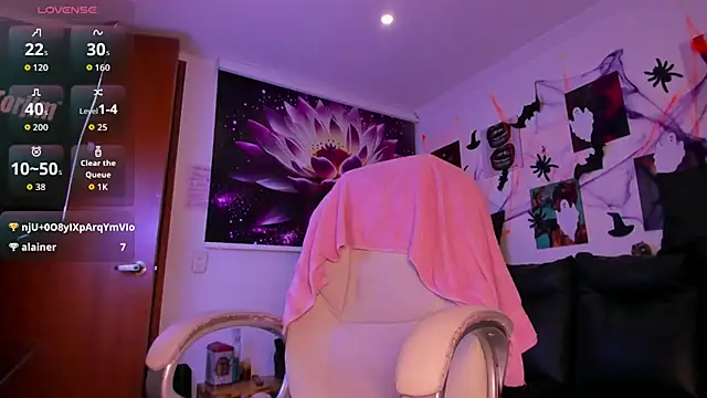 lycoris 19 online show from October 30, 2025, 9:44 pm