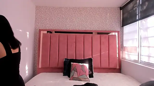 Barbara fox   online show from November 4, 2025, 11:58 am