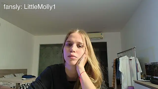 Snapshot of littlemolly11 chatting on September 30, 2025, 11:05 am littlemolly11 online show from September 30, 2025, 11:05 am