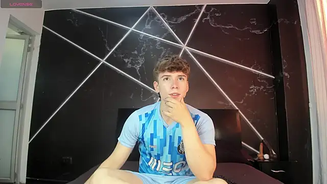 TaylerWhite online show from November 27, 2025, 11:54 am