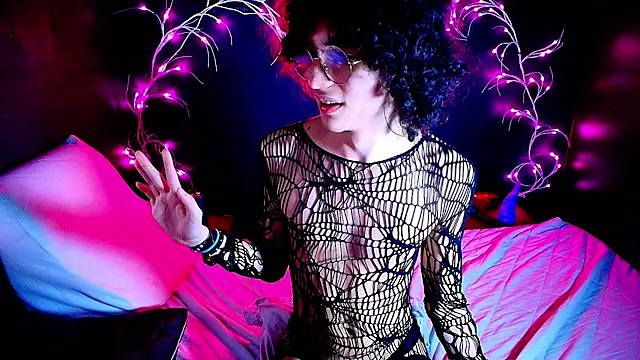 noahxtar online show from October 12, 2025, 3:24 pm