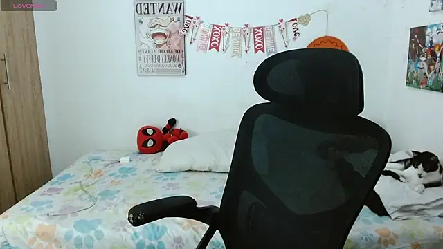 Max0n  online show from November 8, 2025, 1:53 am