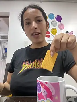 Mia garcia28 online show from November 21, 2025, 7:13 pm