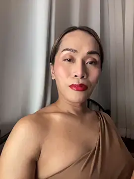 Snapshot of RomanticPearlTS chatting on February 14, 2026, 12:16 pm RomanticPearlTS online show from February 14, 2026, 12:16 pm