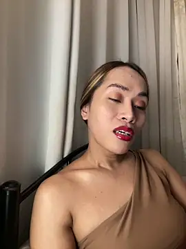 Snapshot of RomanticPearlTS chatting on February 16, 2026, 12:09 am RomanticPearlTS online show from February 16, 2026, 12:09 am