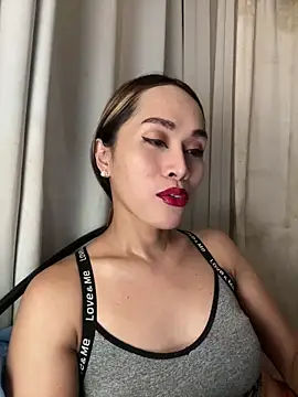 RomanticPearlTS online show from March 25, 2026, 1:32 pm