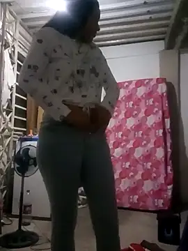 Snapshot of Blonde_foxx chatting on September 16, 2025, 5:30 am Blonde foxx online show from September 16, 2025, 5:30 am