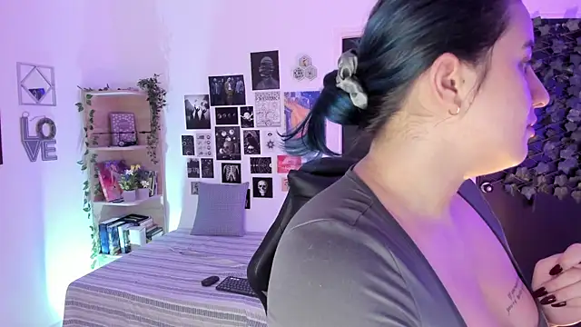 Snapshot of Lana_Herondale chatting on November 26, 2025, 9:09 am Lana Herondale online show from November 26, 2025, 9:09 am