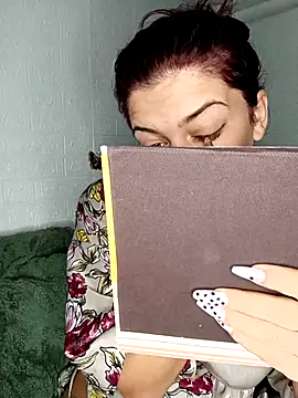 LadyNora online show from October 8, 2025, 6:04 am