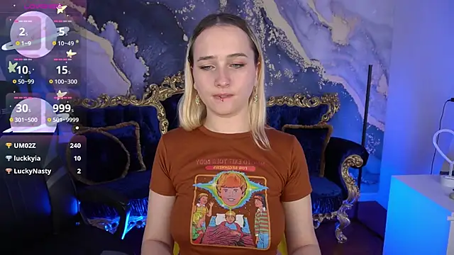 LilElfie online show from November 23, 2025, 8:08 pm