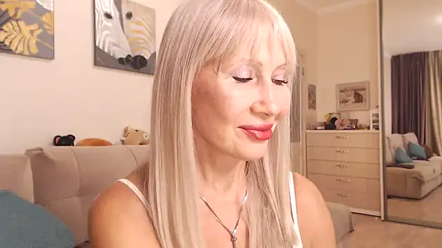 AlisaDeluxe online show from November 30, 2025, 2:34 am