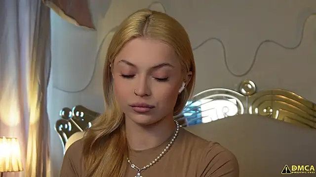 kellypeachcake online show from October 24, 2025, 5:39 am