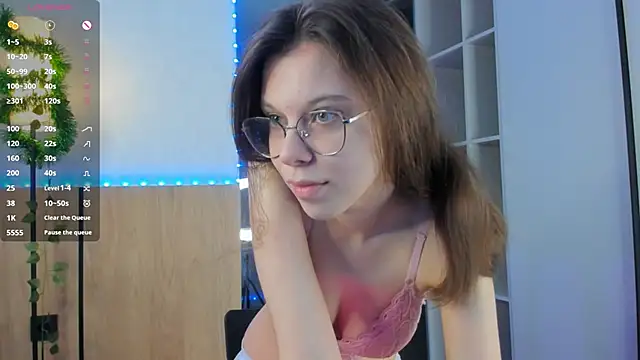 Xonalenei online show from February 20, 2026, 8:11 pm