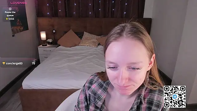 Mia E1fie online show from February 5, 2026, 11:55 pm