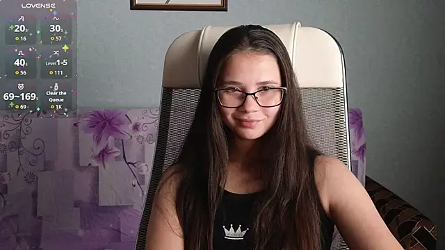 Snapshot of LuciaSenual chatting on October 17, 2025, 3:47 pm LuciaSenual online show from October 17, 2025, 3:47 pm