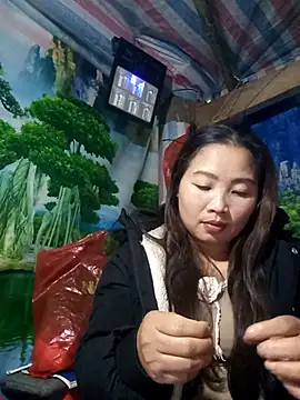 Snapshot of PhamPhung chatting on February 3, 2026, 7:13 am PhamPhung online show from February 3, 2026, 7:13 am